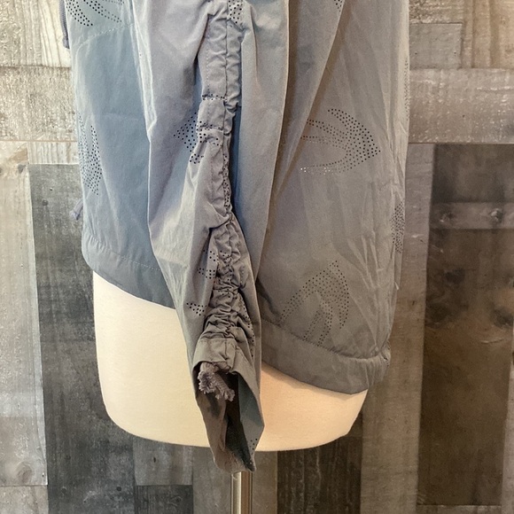 Nanette Lepore gray windbreaker large laser cut birds mock neck lightweight fall - Picture 6 of 13